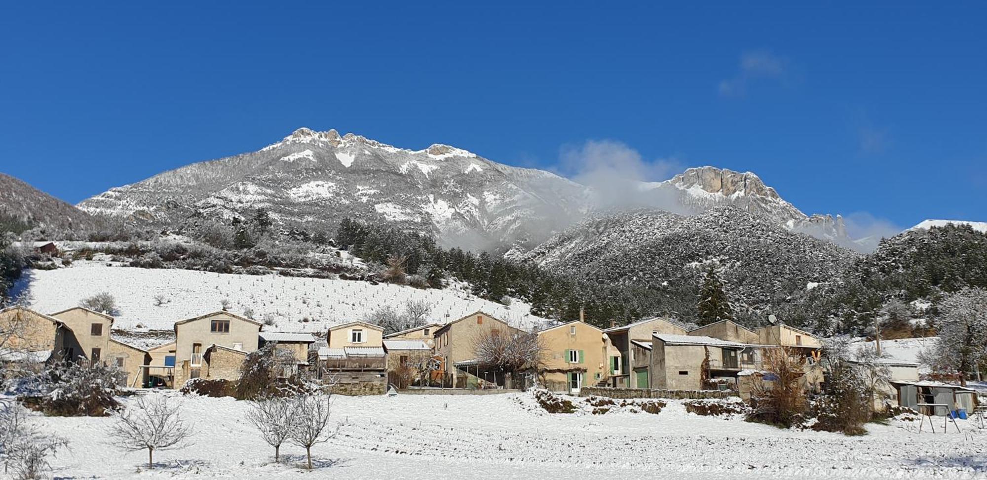 Maison De Village Aux Portes Du Vercors Chamaloc Extérieur photo
